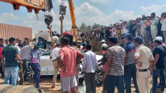 Fatal Road Accident in Bengaluru: Six People, Including Two Children, Die After Truck Hits Car